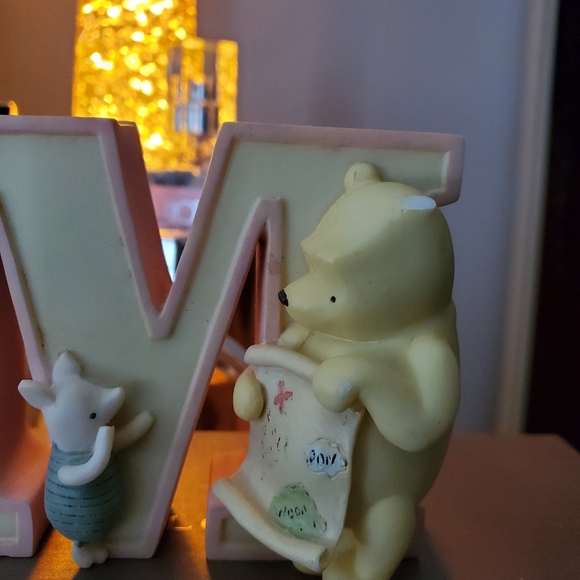 DISNEY CLASSIC WINNIE THE POOH ALPHABET LETTER - Picture 2 of 5
